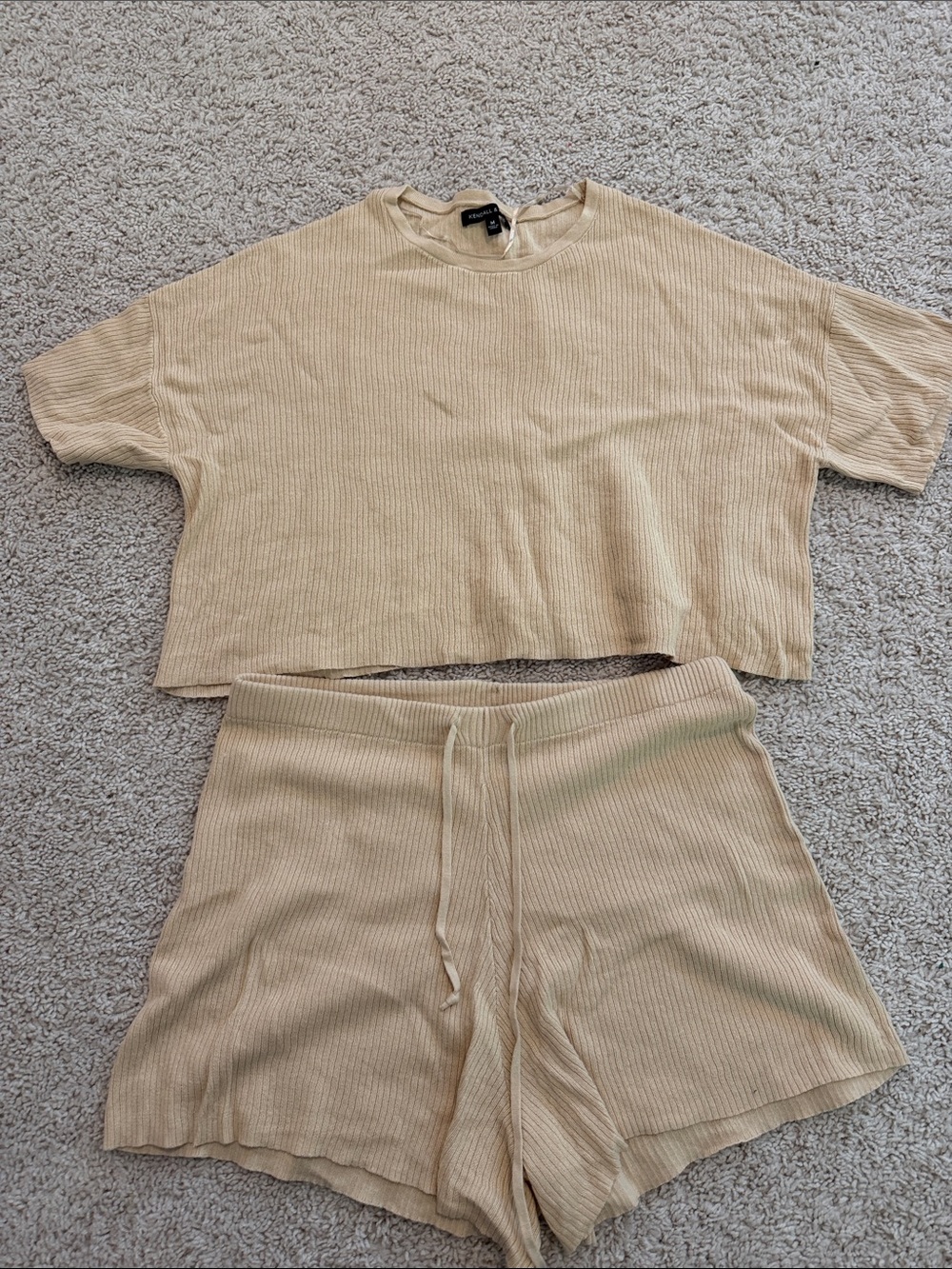 Kendall & Kylie Ribbed Short Sleeve Crop Top in Beige